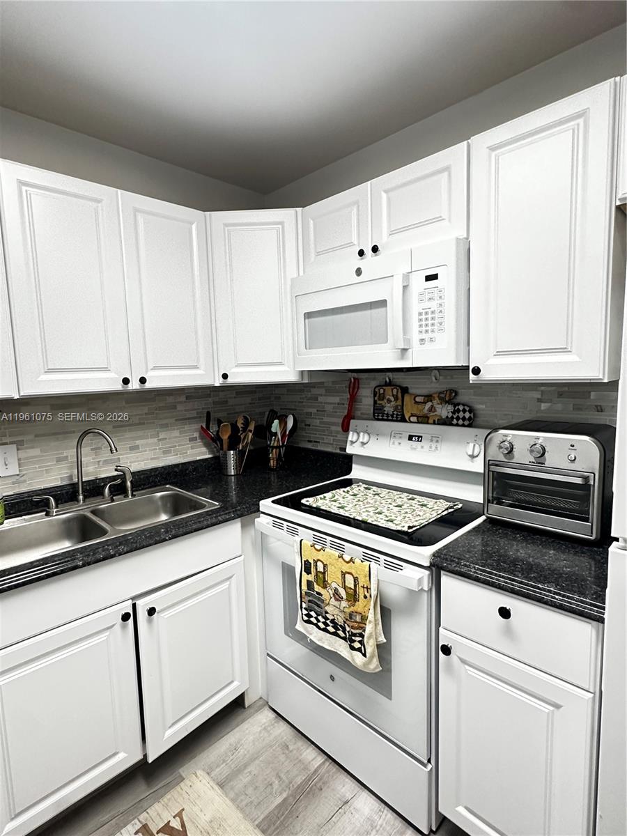 CAMBRIDGE CONDO - Residential