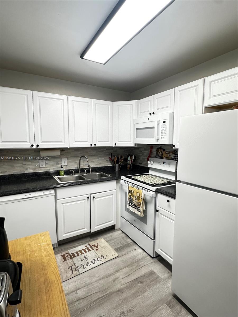 CAMBRIDGE CONDO - Residential