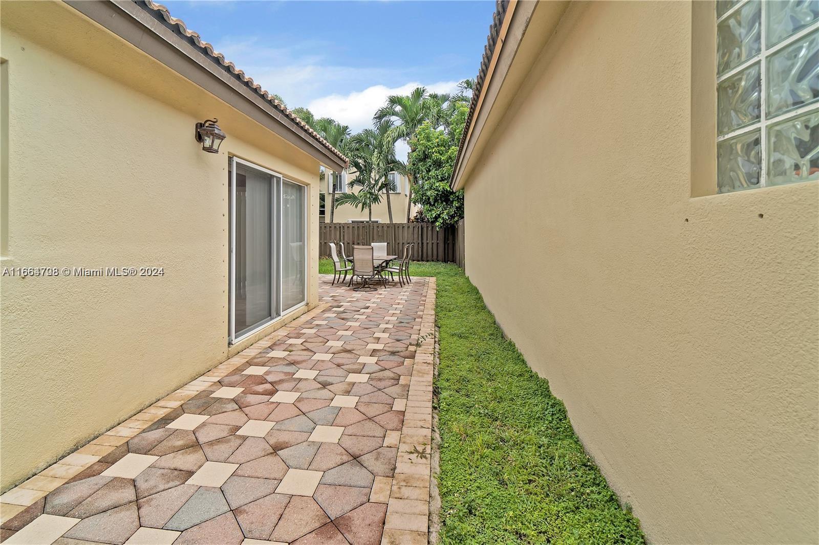 DORAL LANDINGS EAST - Residential Lease