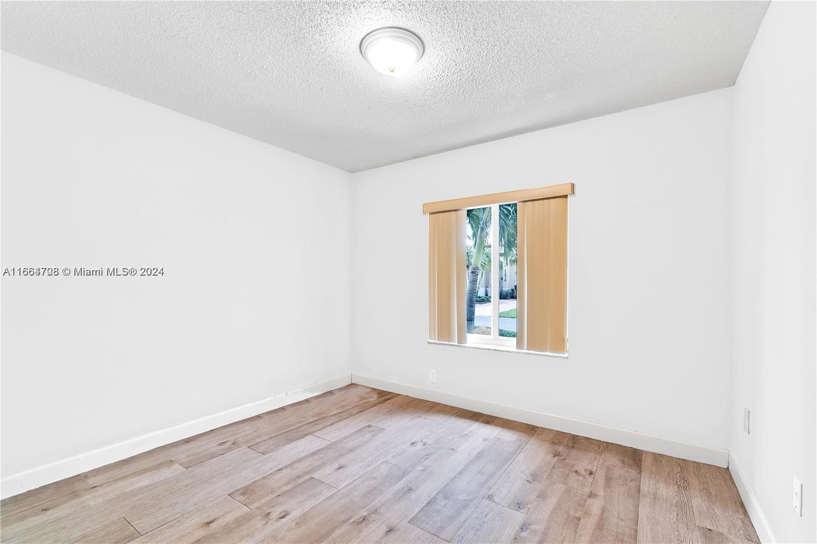 DORAL LANDINGS EAST - Residential Lease