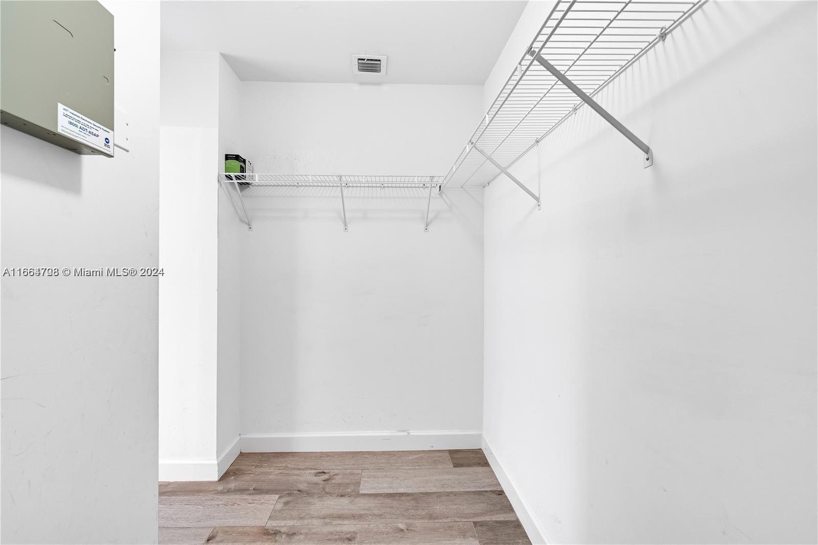 DORAL LANDINGS EAST - Residential Lease