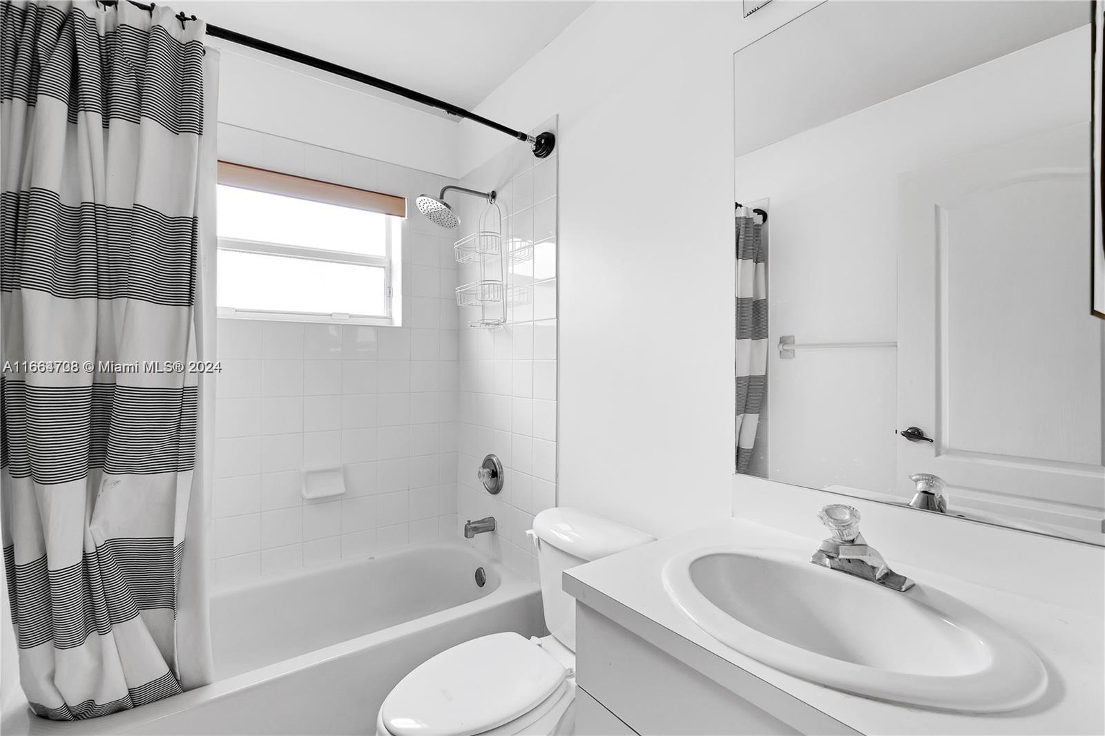 DORAL LANDINGS EAST - Residential Lease