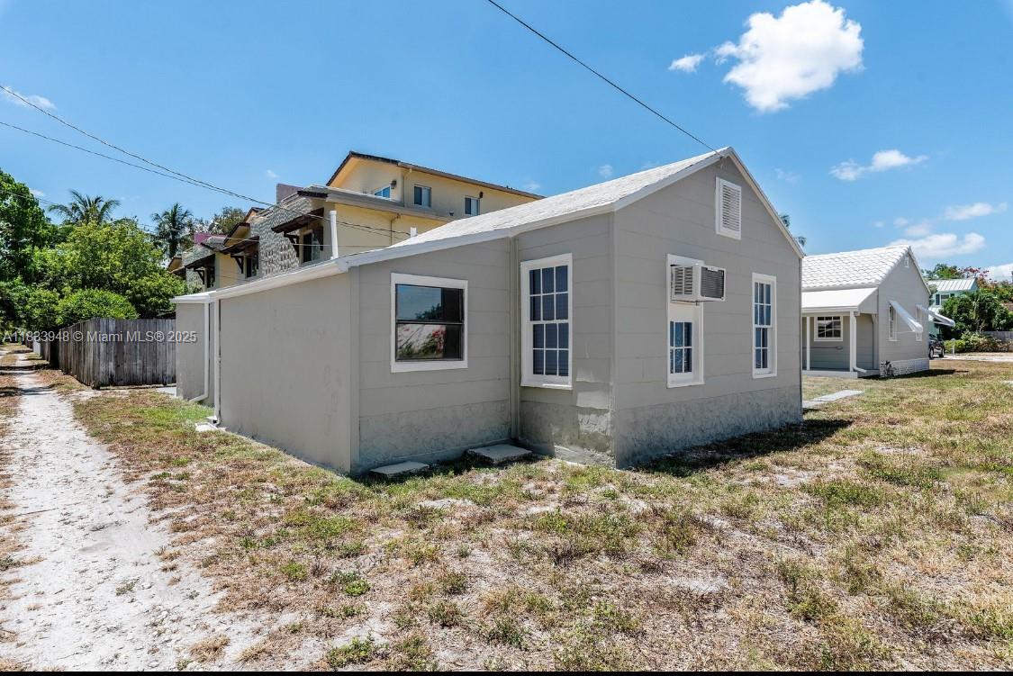 500 SW 10th St R