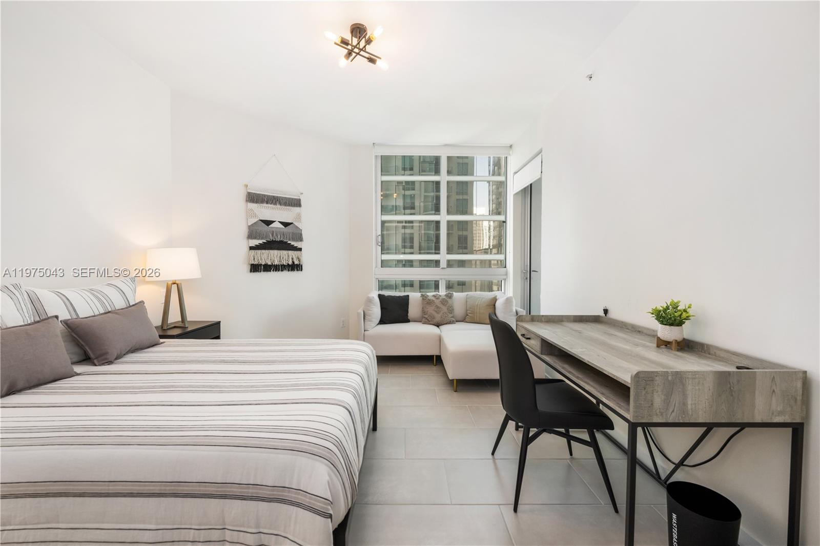 MET 1 CONDO - Residential Lease