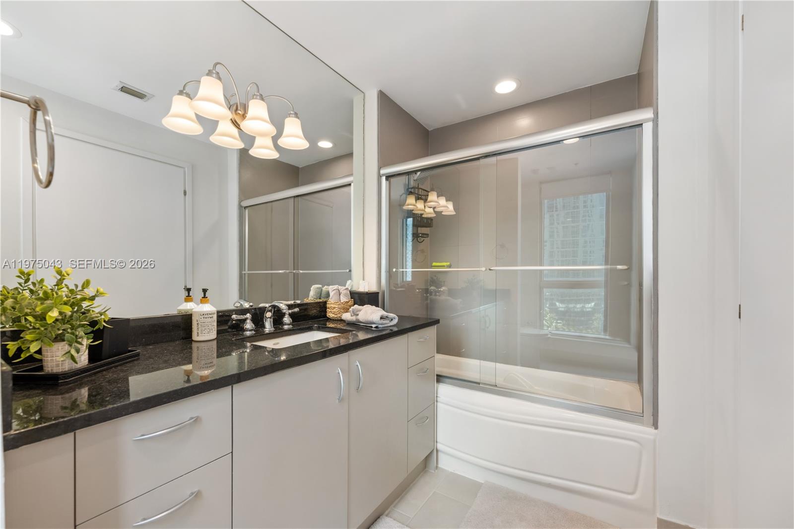 MET 1 CONDO - Residential Lease