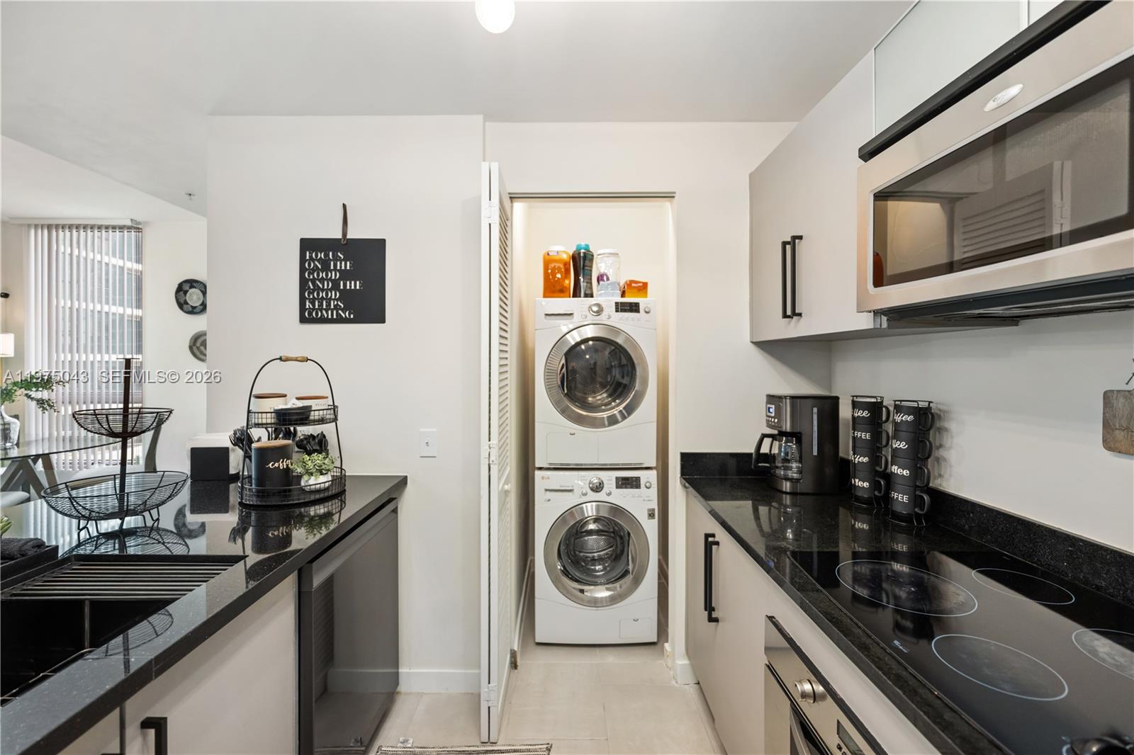 MET 1 CONDO - Residential Lease