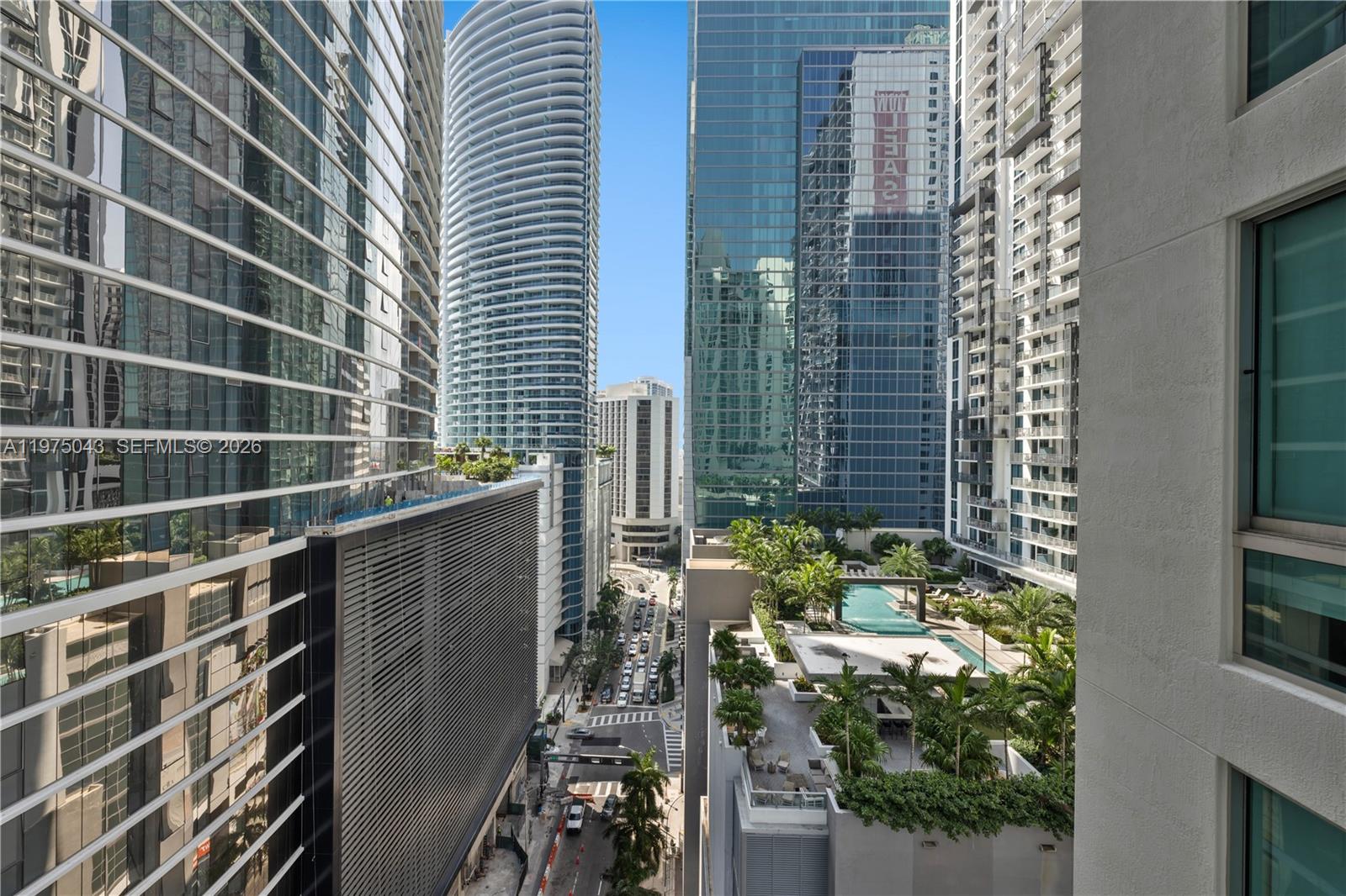 MET 1 CONDO - Residential Lease