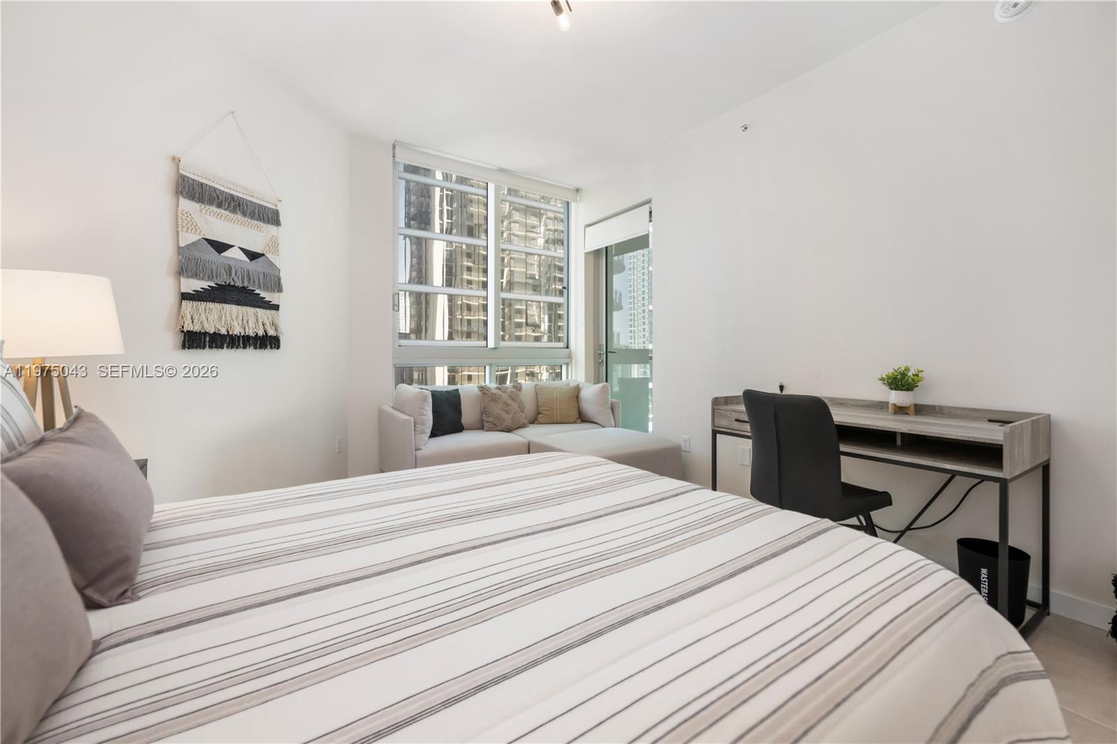 MET 1 CONDO - Residential Lease