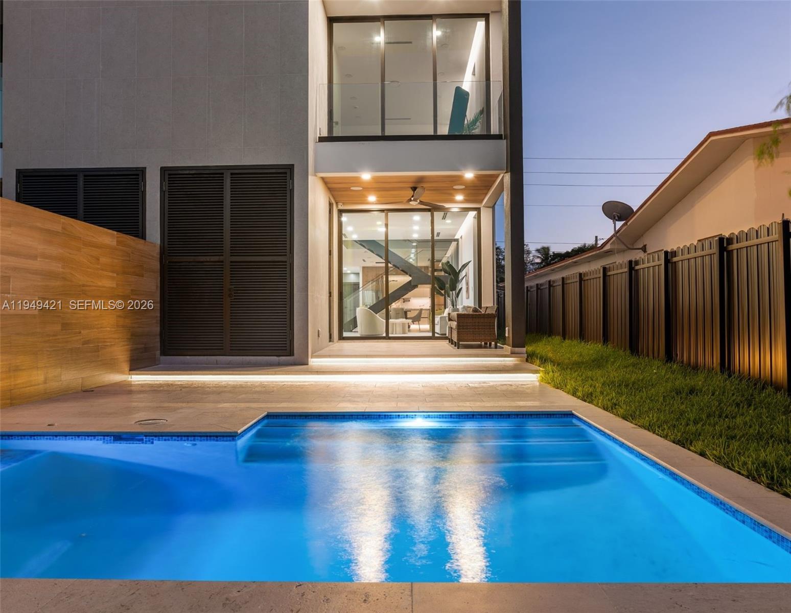 AMND MIAMI SUBURBAN ACRES - Residential