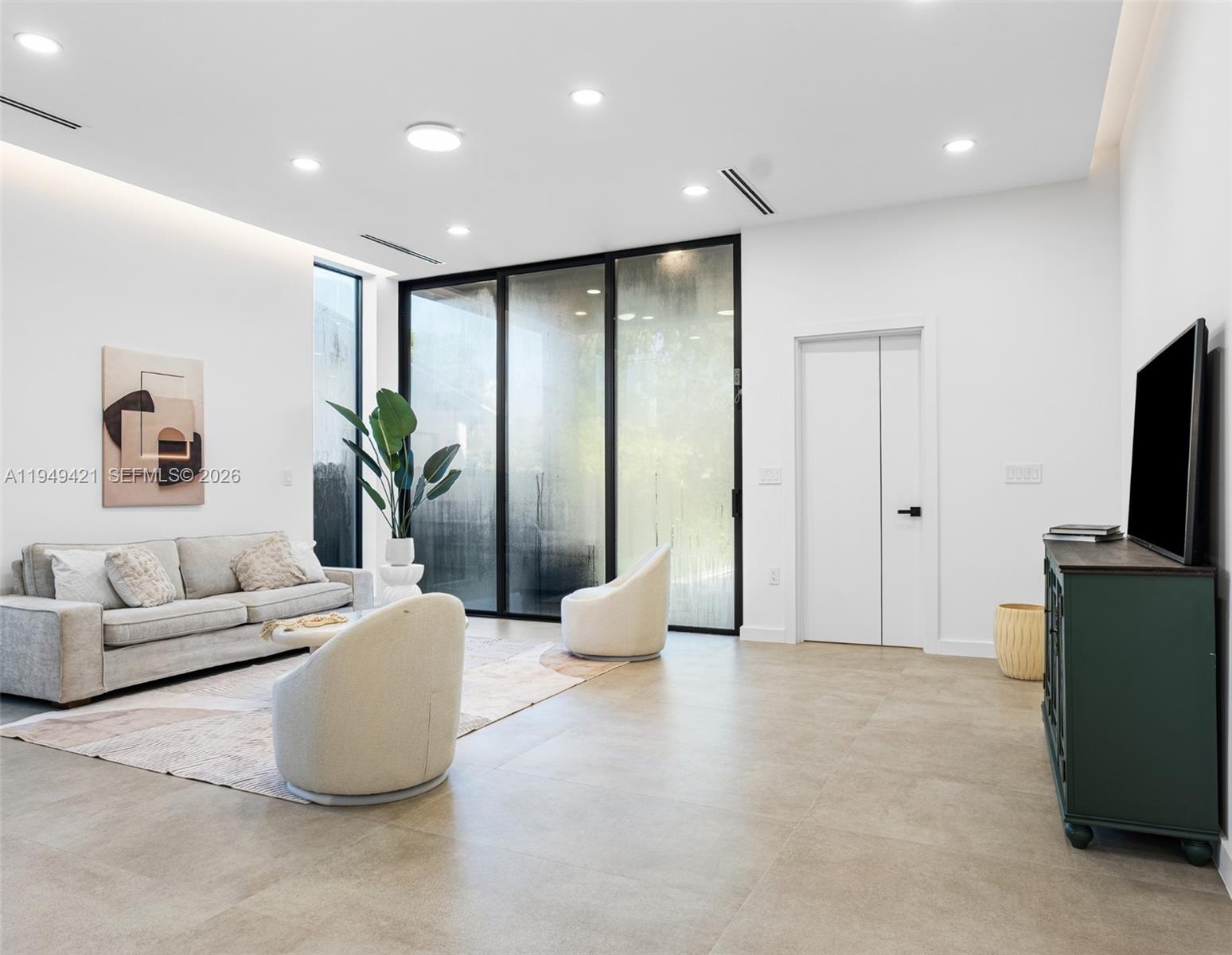 AMND MIAMI SUBURBAN ACRES - Residential