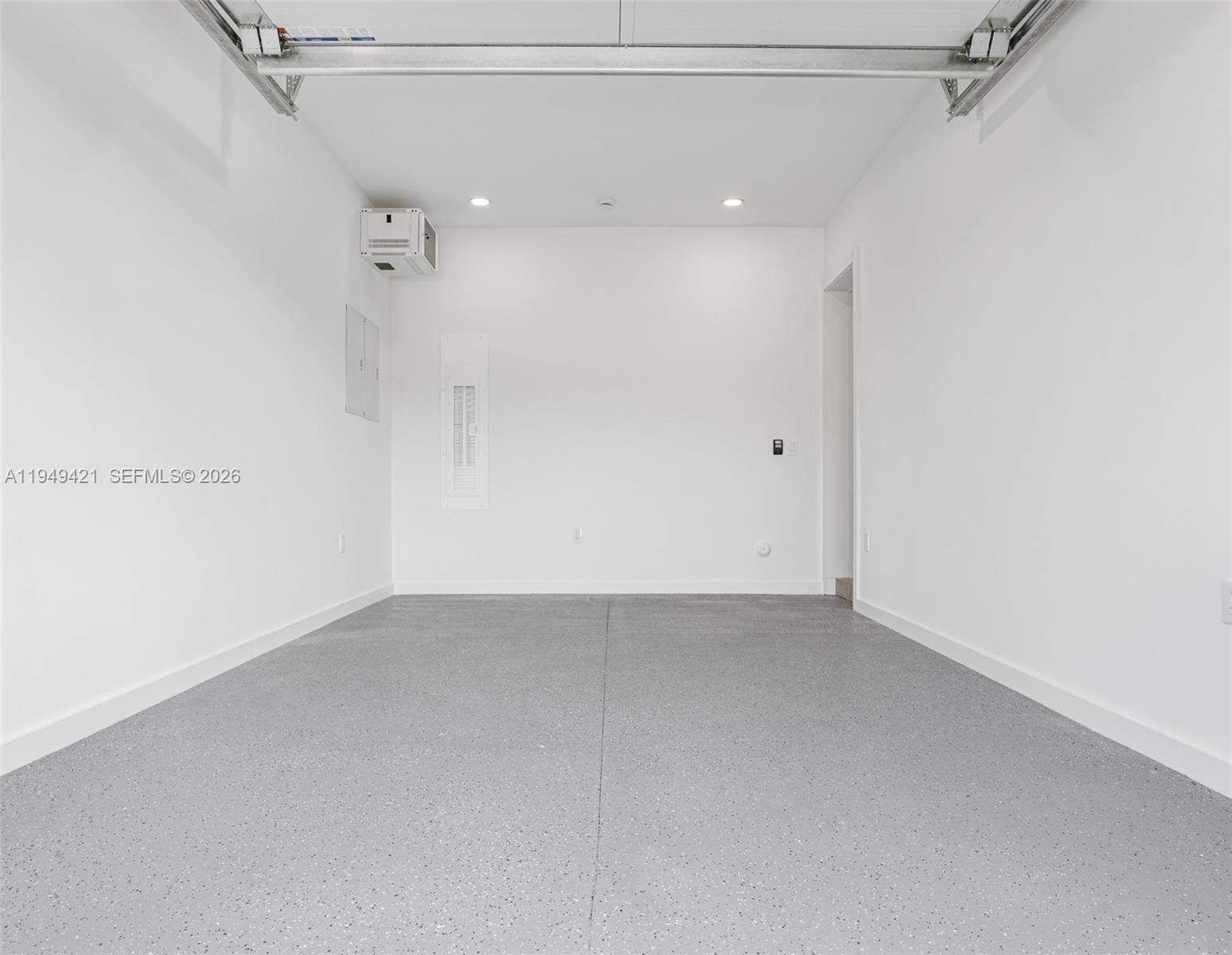 AMND MIAMI SUBURBAN ACRES - Residential