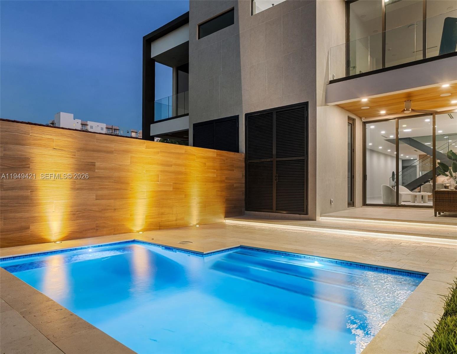 AMND MIAMI SUBURBAN ACRES - Residential