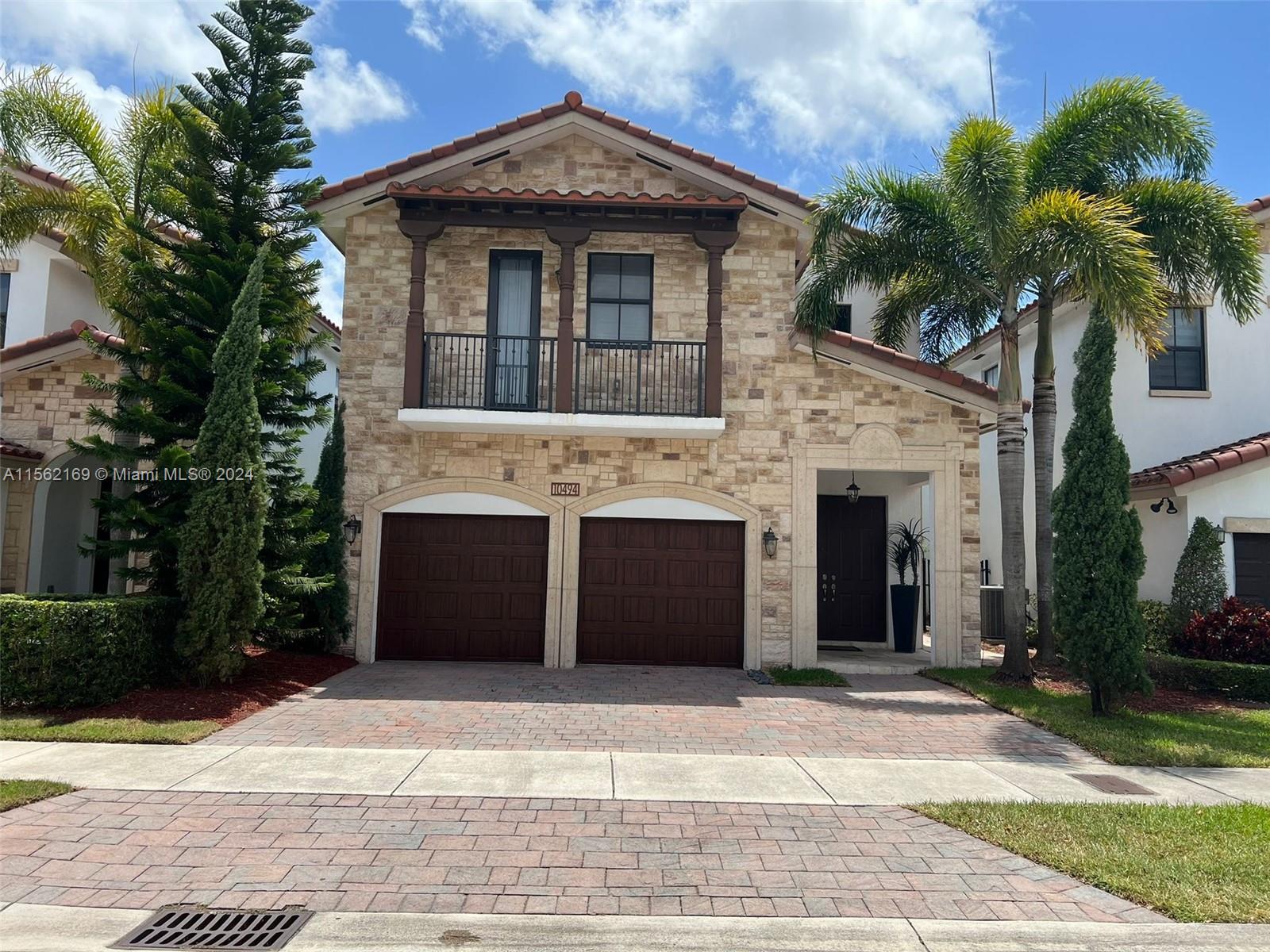 Property for Sale at 10494 Nw 70th Ln Ln, Doral, Miami-Dade County, Florida - Bedrooms: 5 
Bathrooms: 4  - $1,149,900