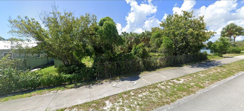Photo of 0 SE Page Street, Hobe Sound, FL 33455 (MLS # A11932728)