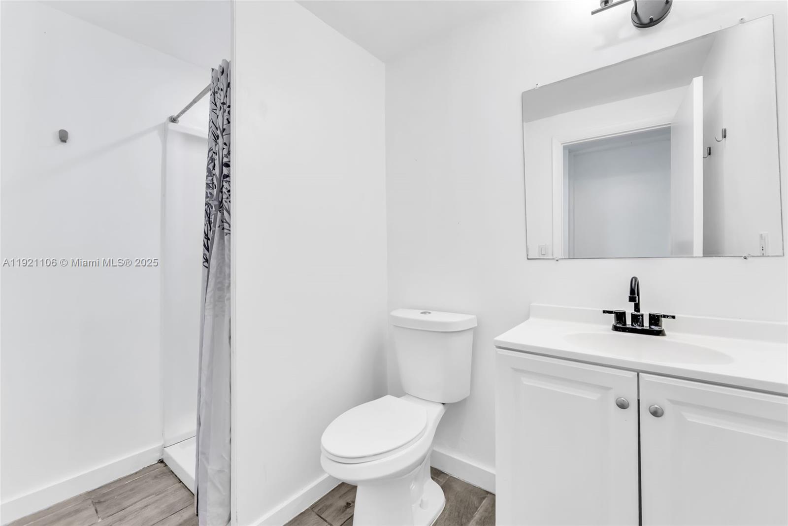 PLAYLAND ISLES - Residential Lease