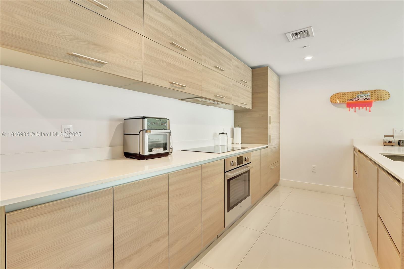 1300 S Miami Ave 1610