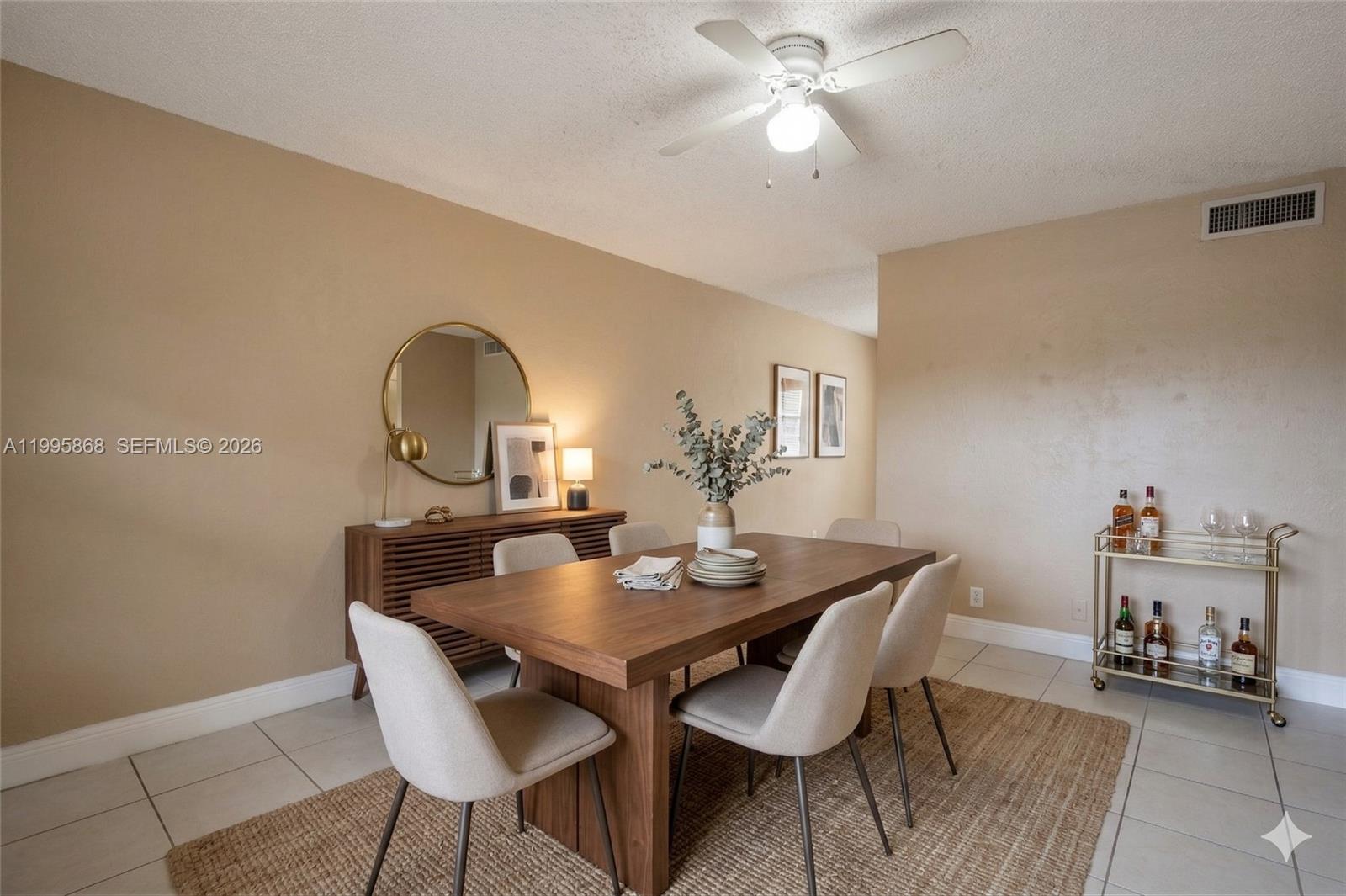 EL SOL AT MAIN STREET CON - Residential