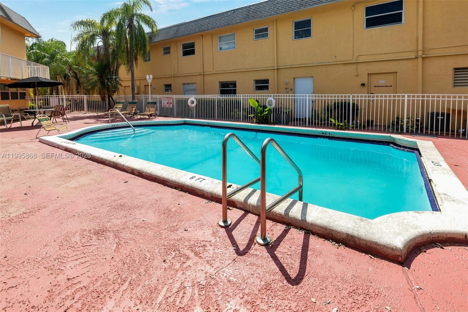 EL SOL AT MAIN STREET CON - Residential