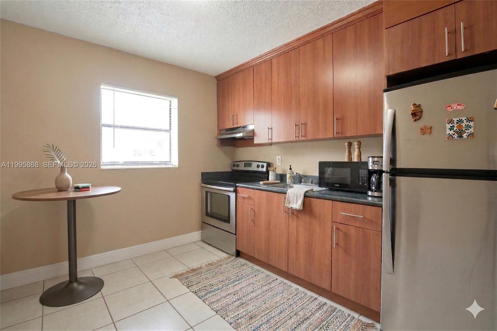 EL SOL AT MAIN STREET CON - Residential