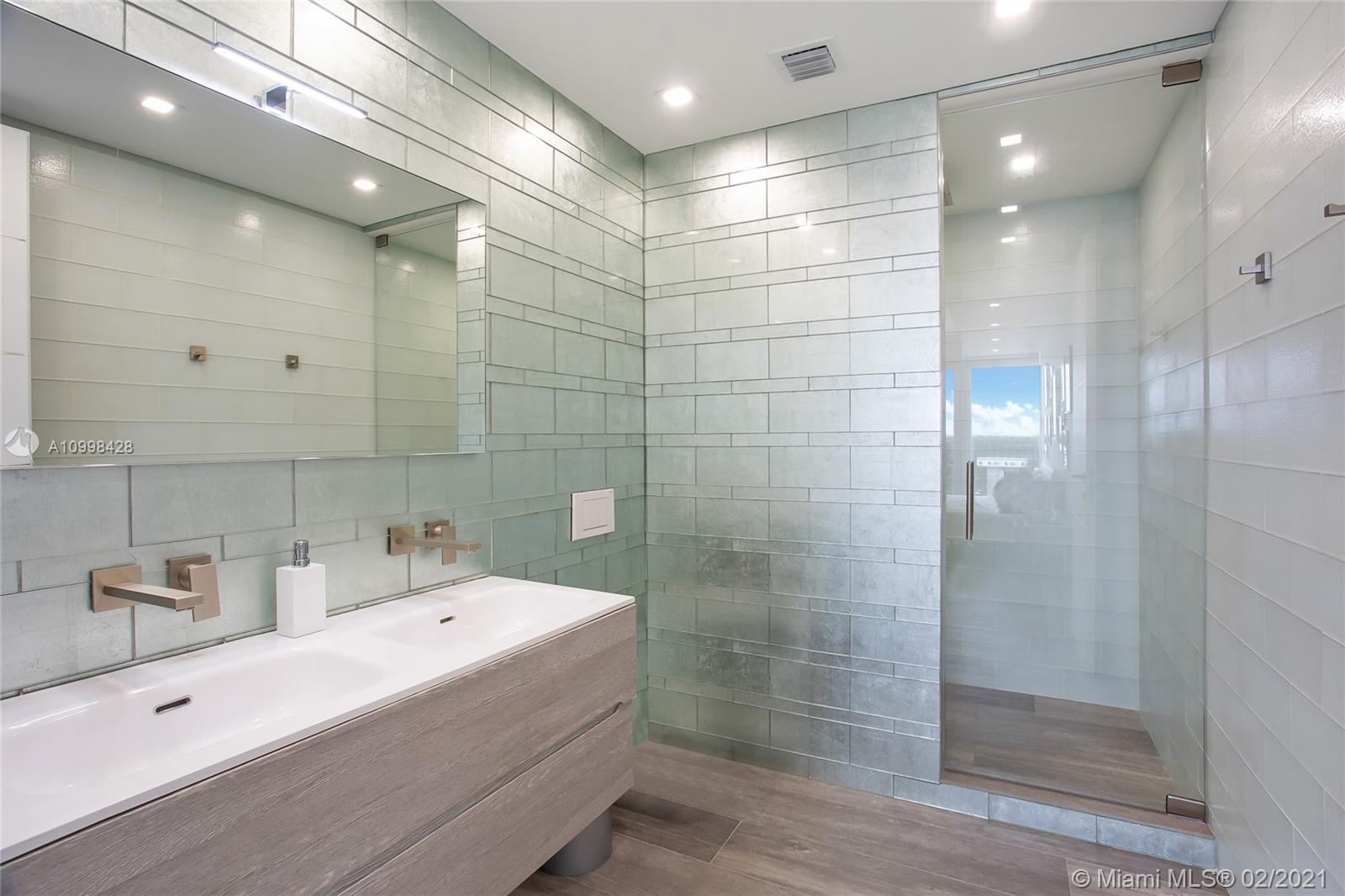 BEACH CLUB TWO CONDO TOWN - Residential