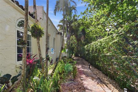 Tiny photo for 1215 Madrid St, Coral Gables, FL 33134 (MLS # A12027747)