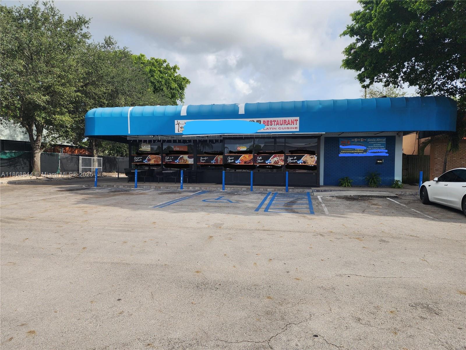 Perfect opportunity to own a fully operating restaurant with real estate. Fully licensed and equipped with plenty of parking. Prime business location between 411 and I95. Located on busy Davie Blvd with lots of drive through traffic and visibility.