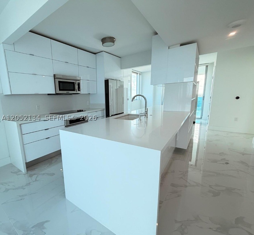 2641 N Flamingo Rd 2208N