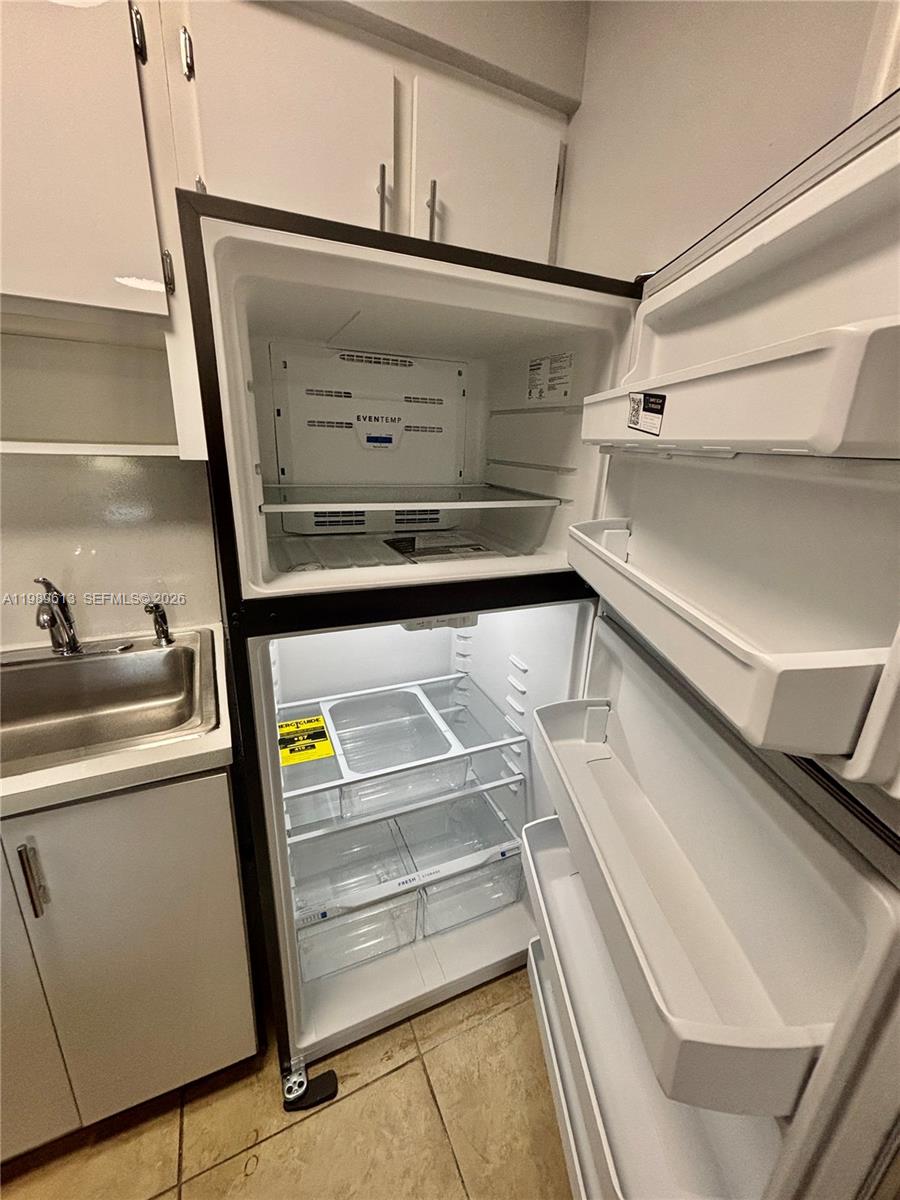 CASA GRANADA CONDO - Residential Lease