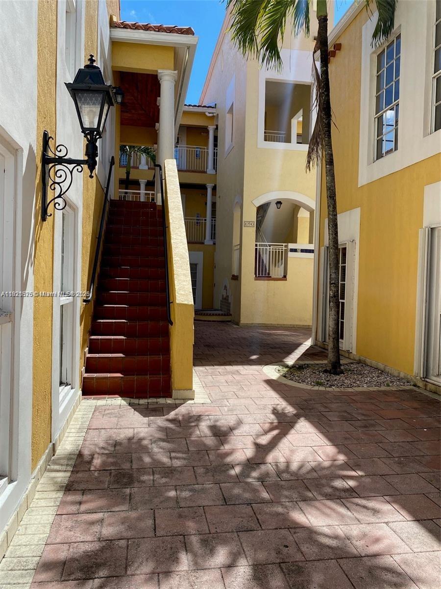 Mediterranean-style office located in "Square 1 Business Center" in the heart of Doral. This unit features two private offices, a spacious main area with a kitchenette, one bathroom, laminated flooring throughout, and includes four assigned parking spaces.