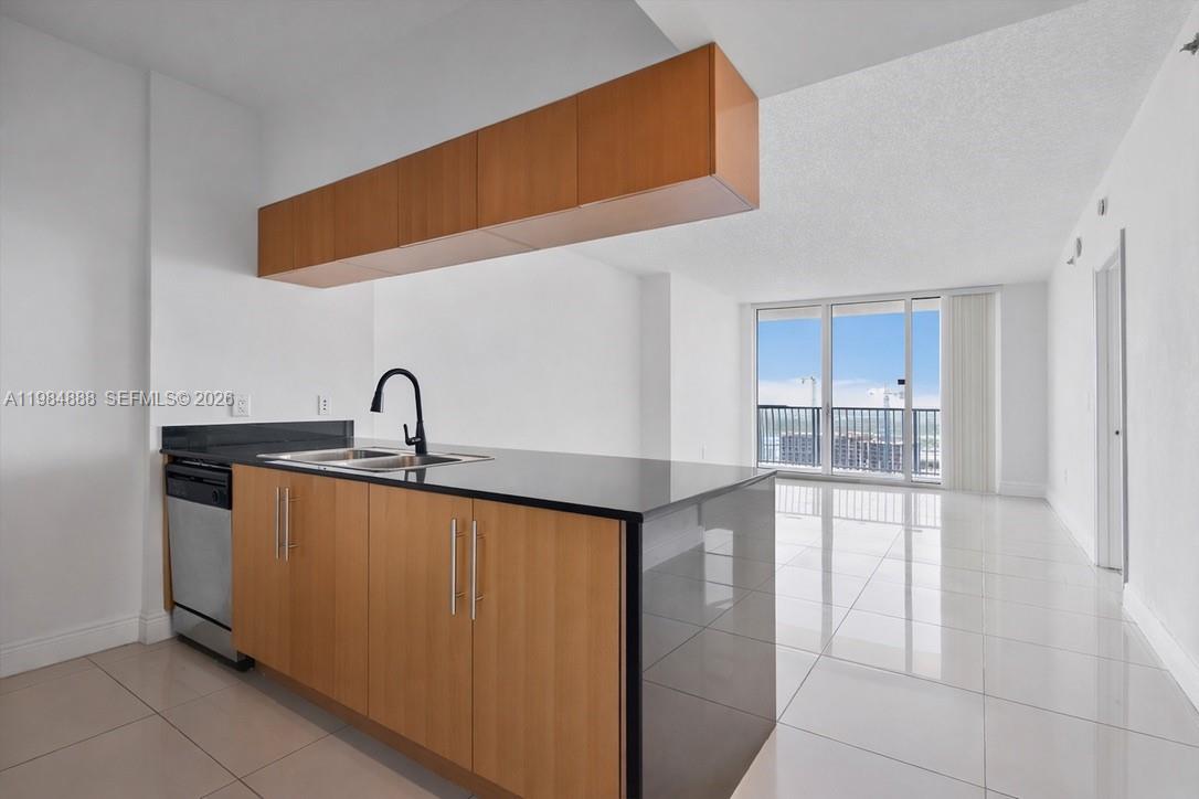 OPERA TOWER CONDO - Residential