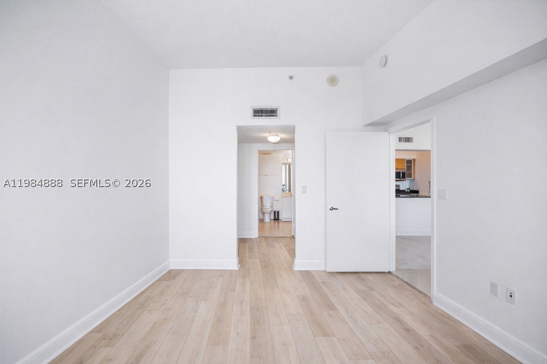 1750 N Bayshore Dr 3811