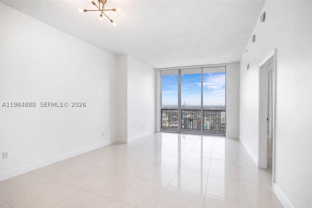 1750 N Bayshore Dr 3811