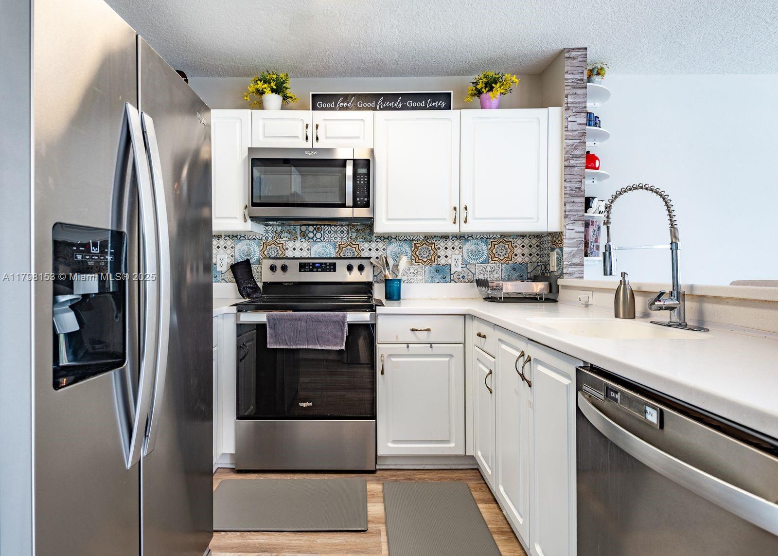 216 NW 118th Dr