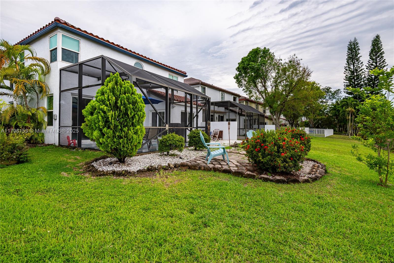 WEST GLEN MANOR - Residential