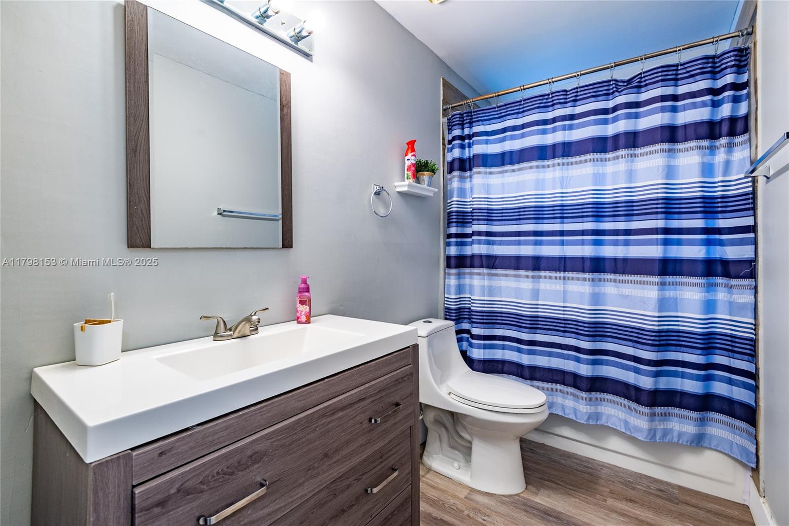 WEST GLEN MANOR - Residential