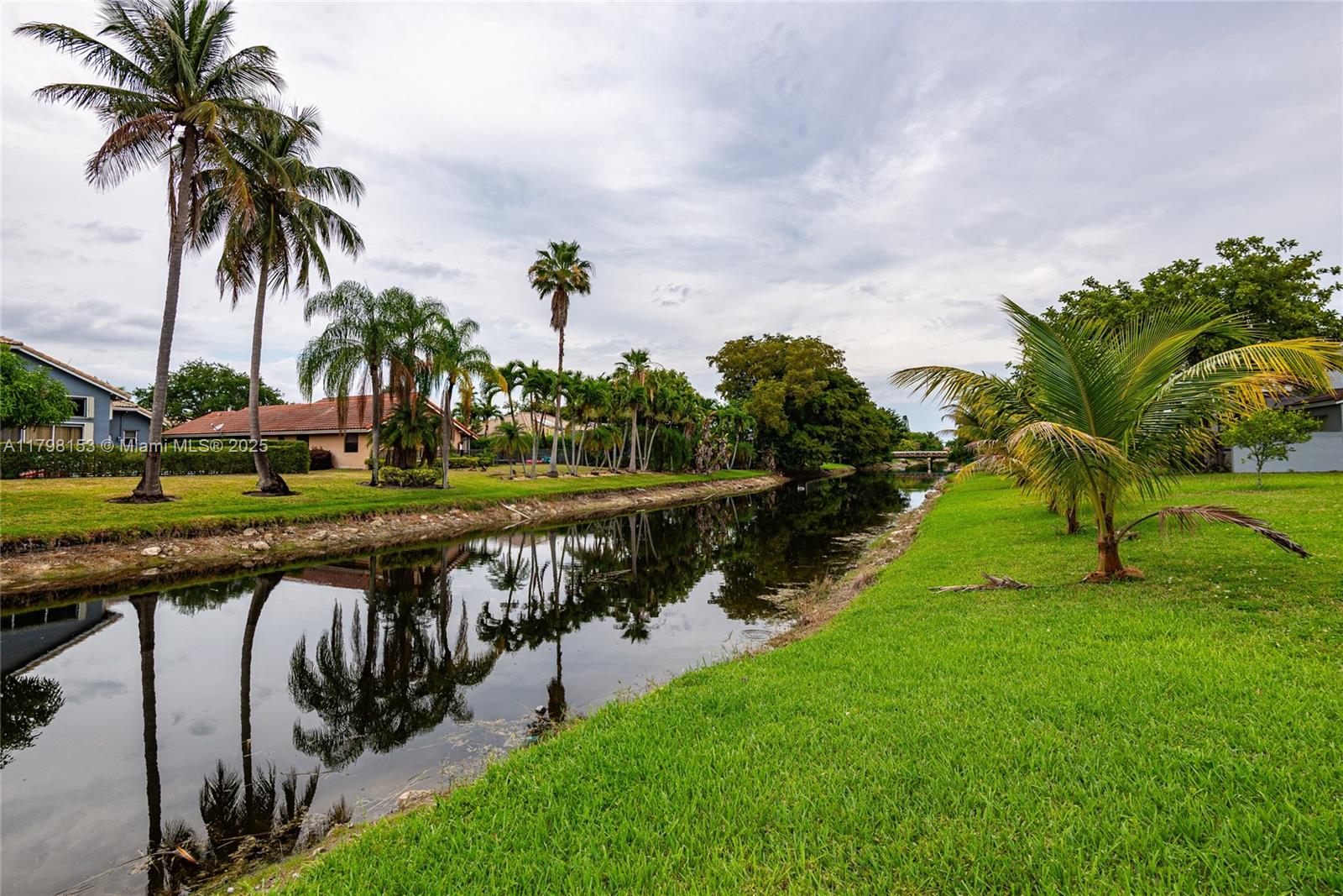 WEST GLEN MANOR - Residential