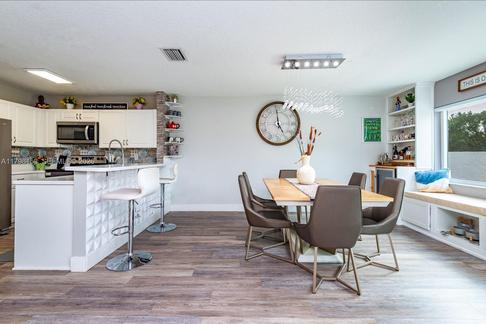 WEST GLEN MANOR - Residential