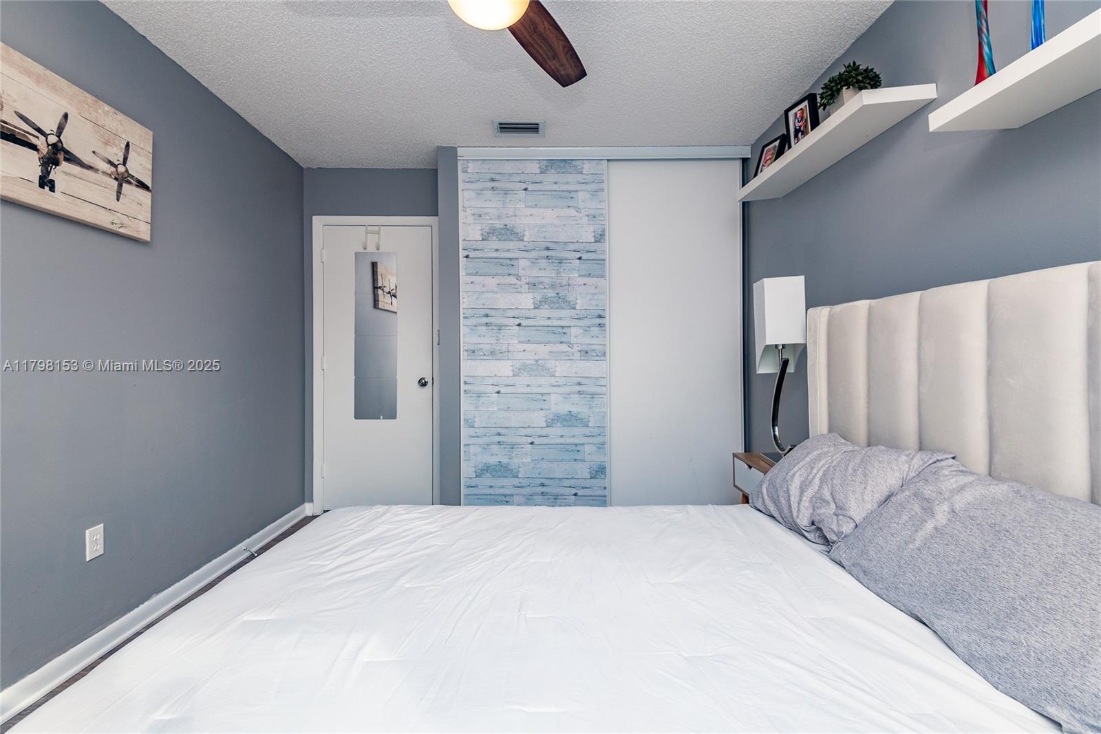 WEST GLEN MANOR - Residential