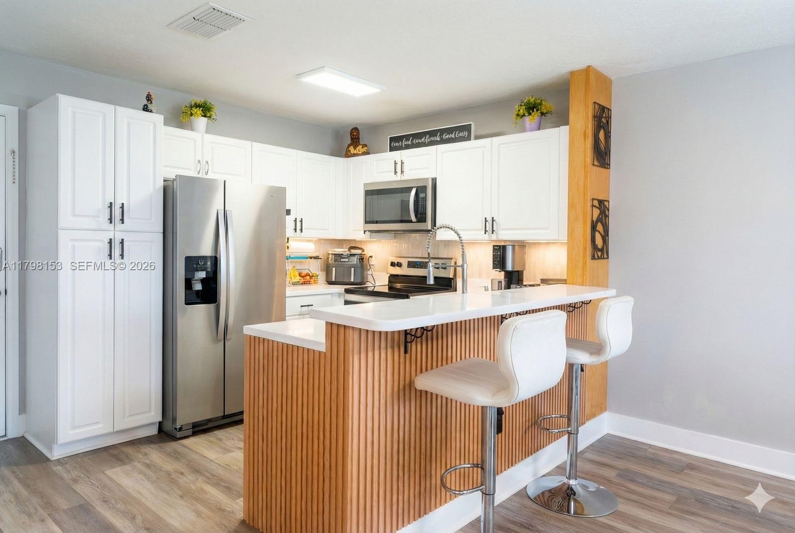 WEST GLEN MANOR - Residential