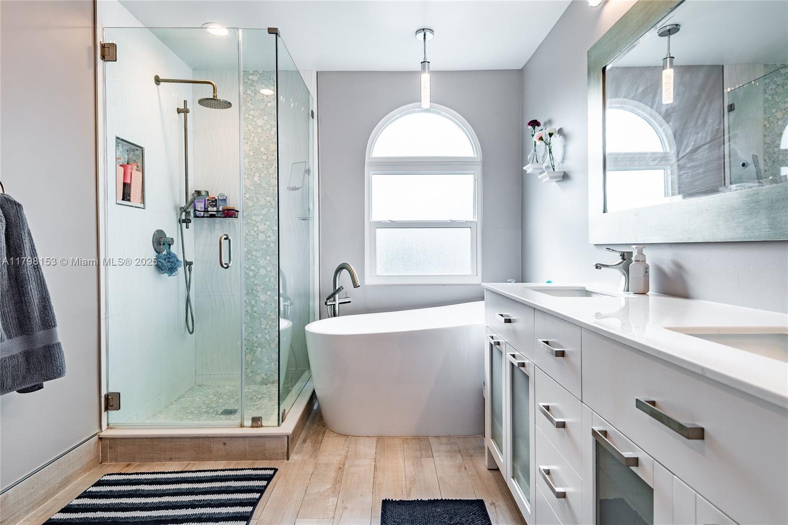 WEST GLEN MANOR - Residential