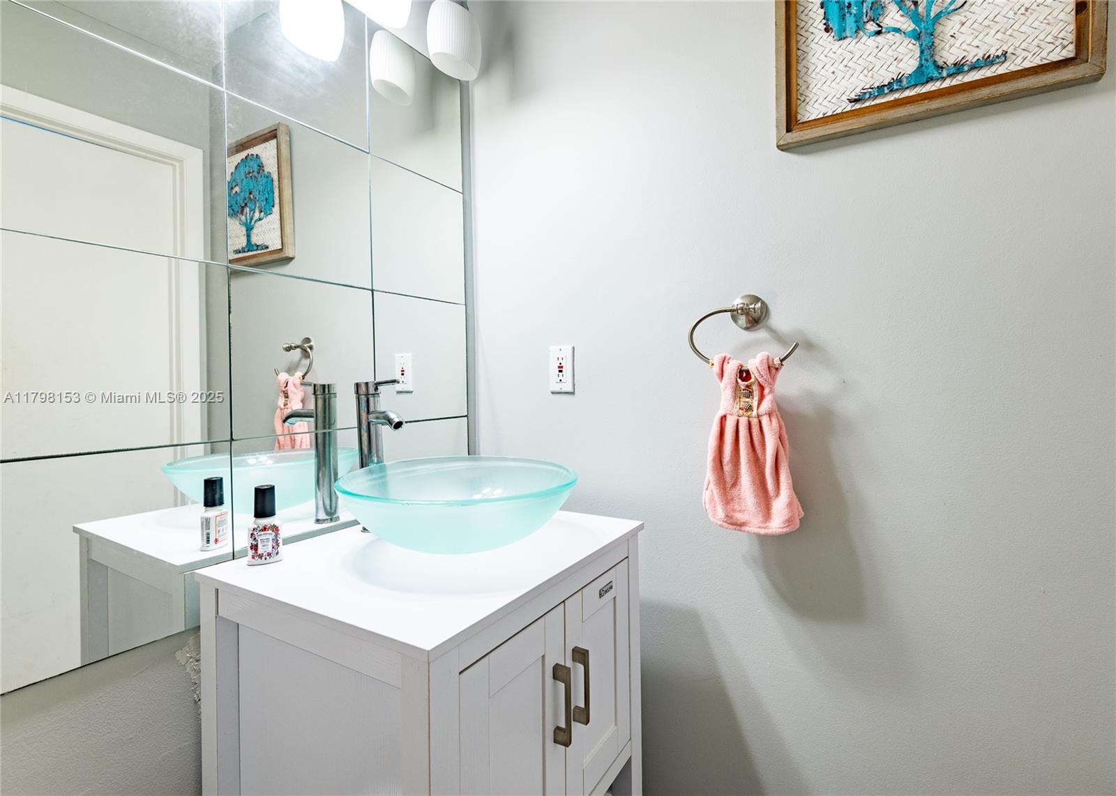 WEST GLEN MANOR - Residential