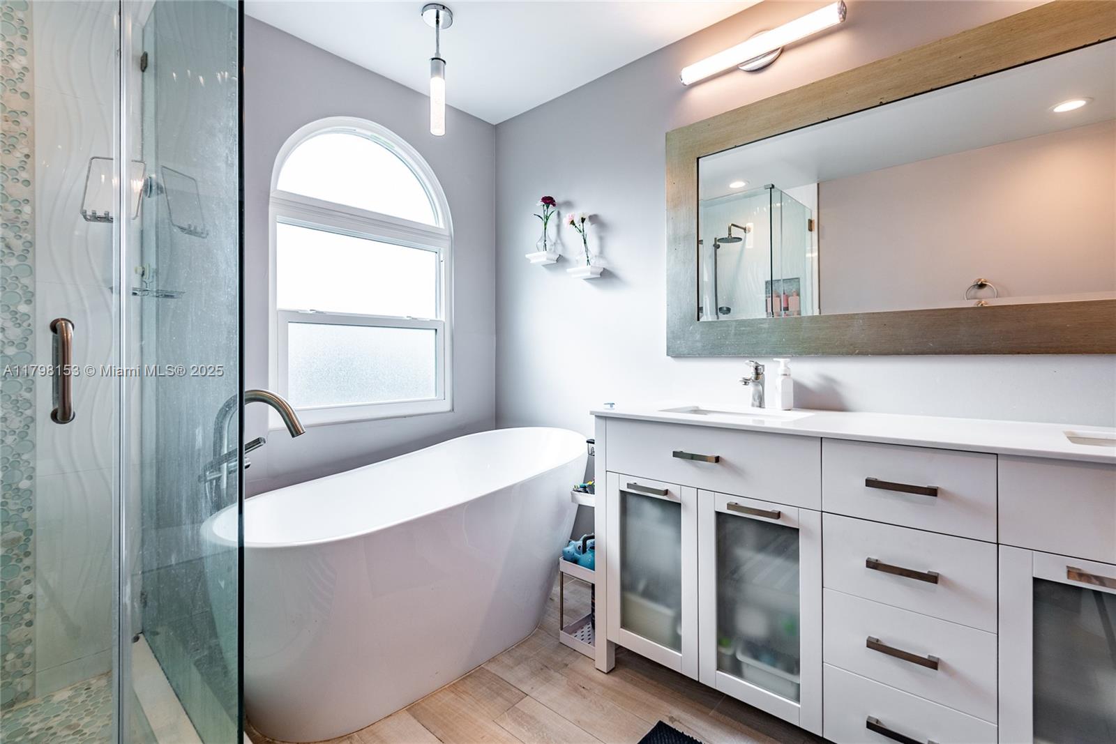 WEST GLEN MANOR - Residential