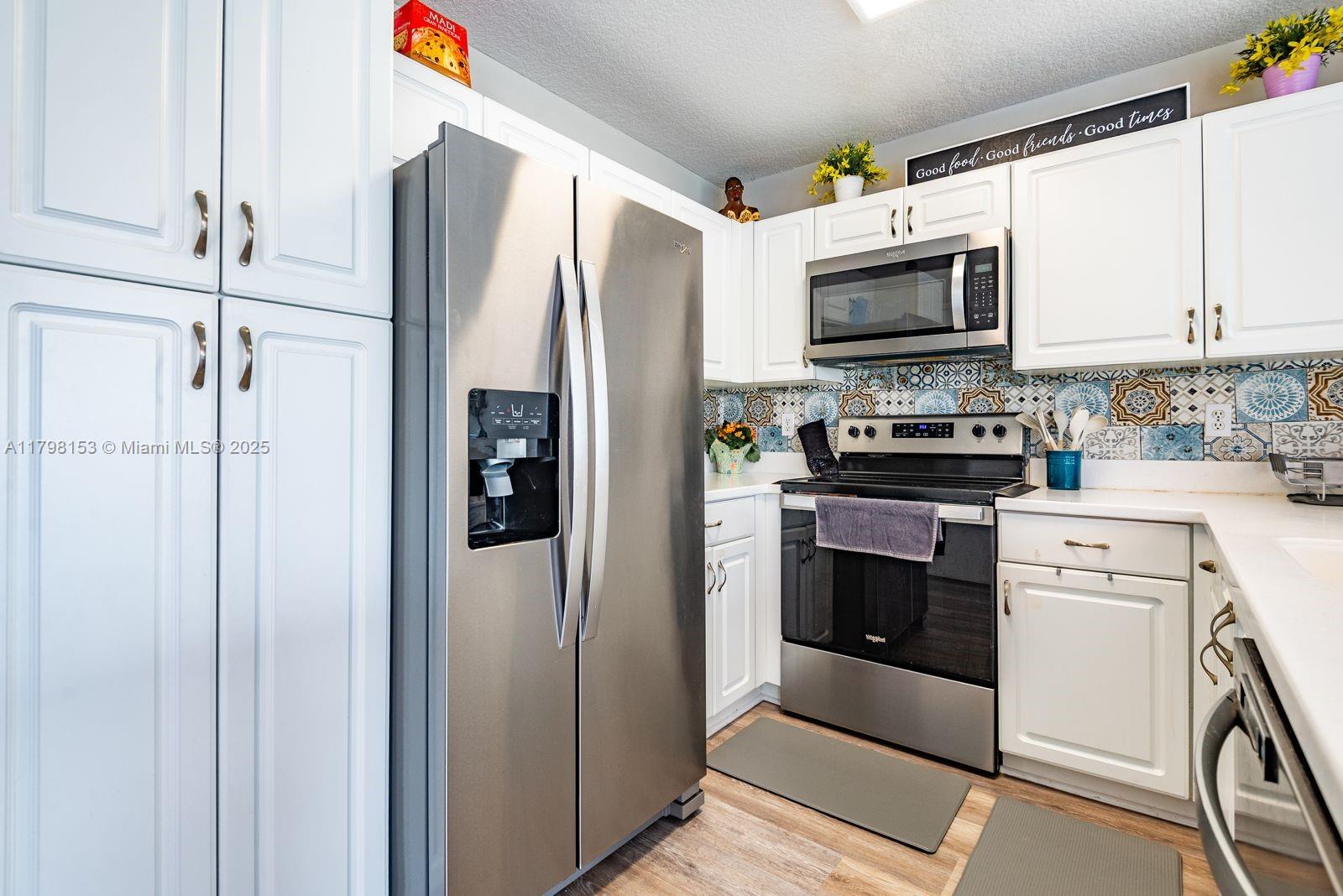 WEST GLEN MANOR - Residential