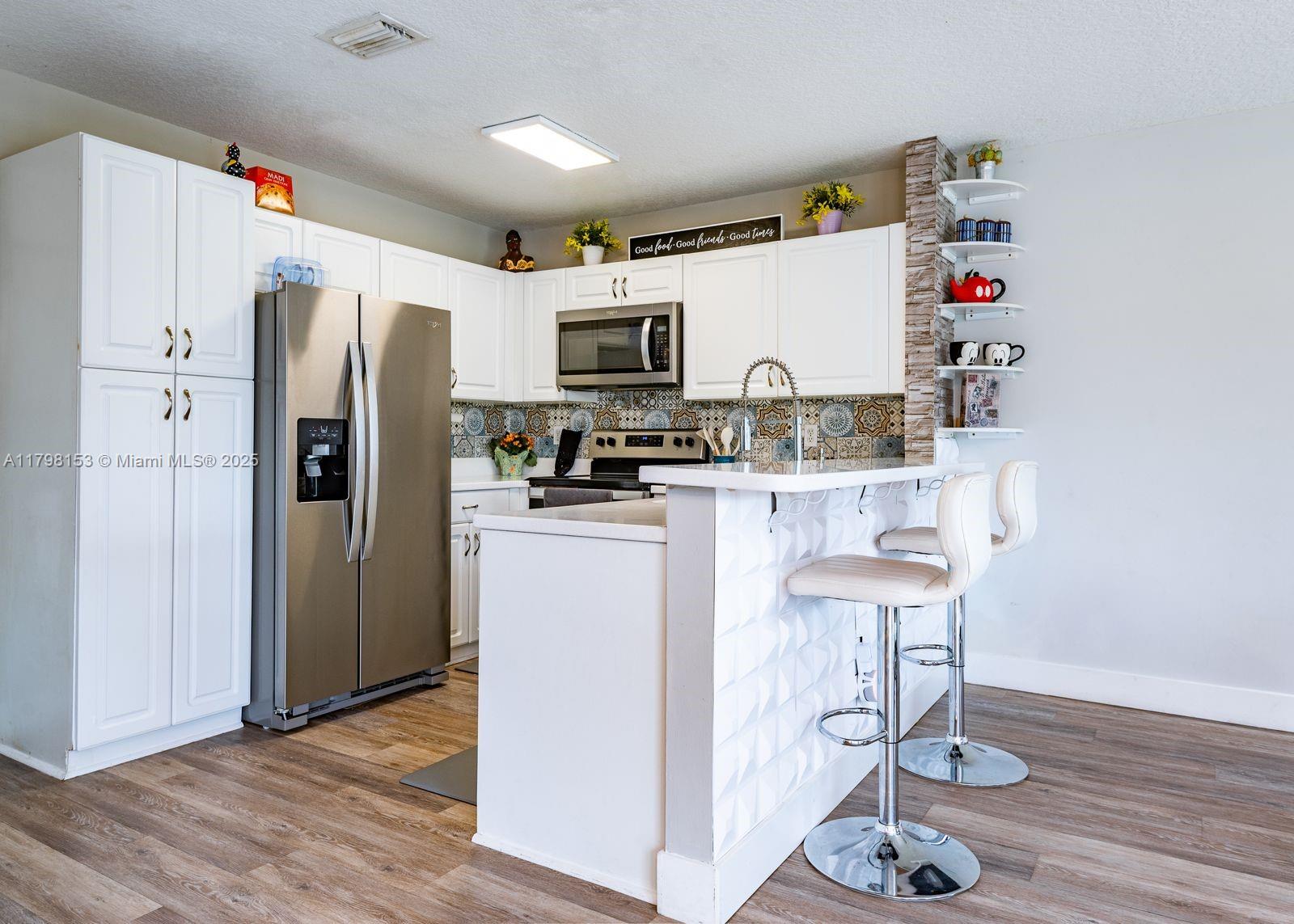 WEST GLEN MANOR - Residential