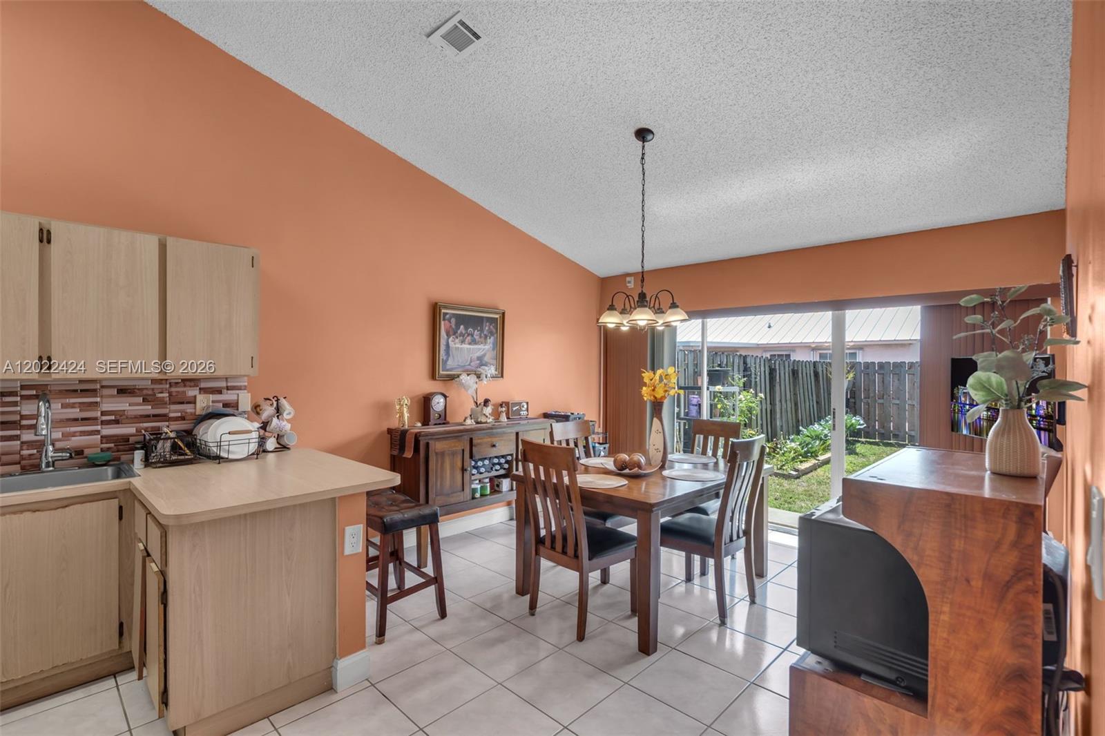 LESLIE PATIO HOMES SEC 4 - Residential