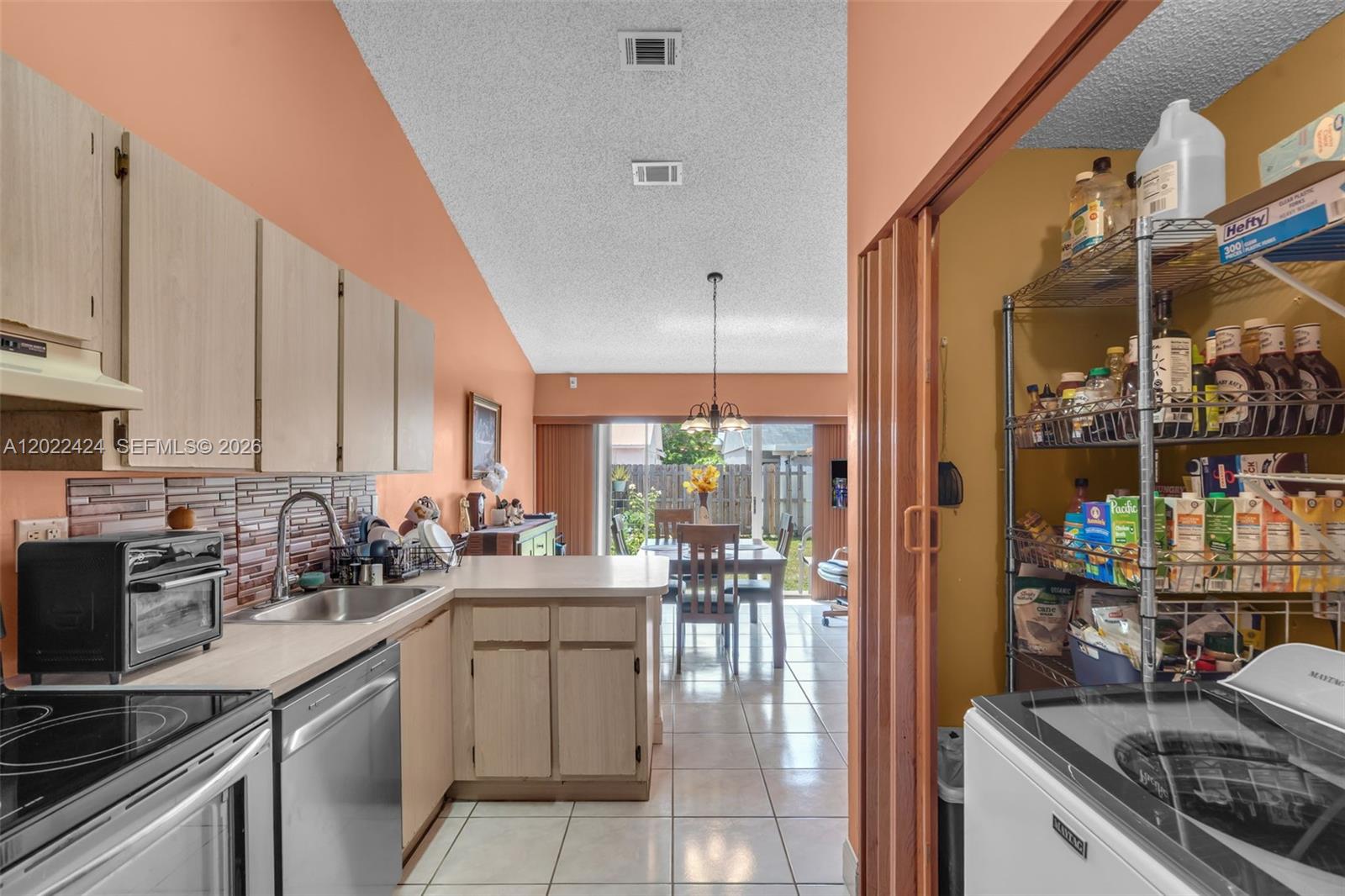 LESLIE PATIO HOMES SEC 4 - Residential