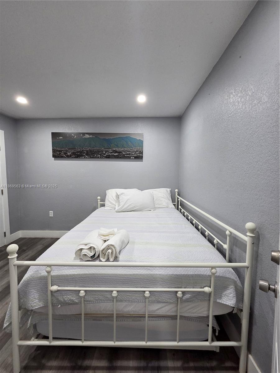 IRONS MANOR HIGH PINE ADD - Residential