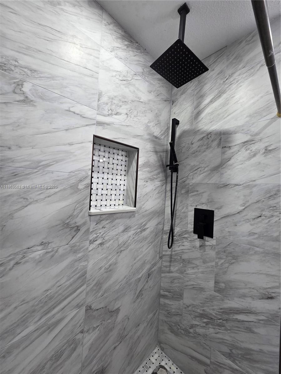 IRONS MANOR HIGH PINE ADD - Residential