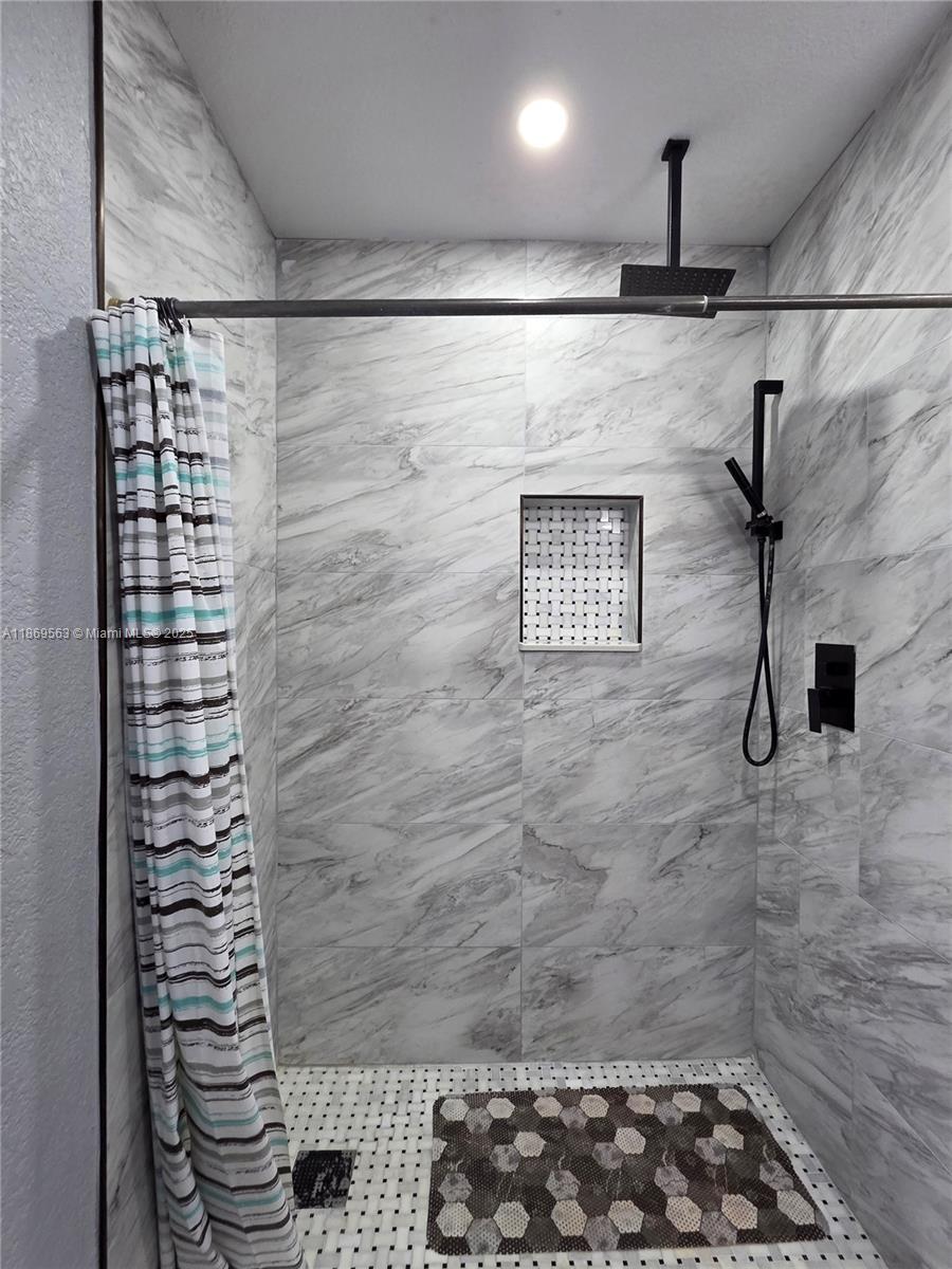 IRONS MANOR HIGH PINE ADD - Residential