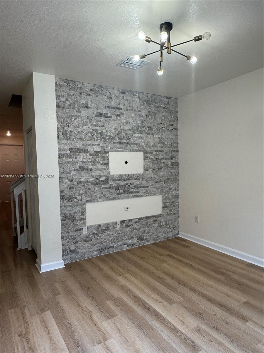 AQUABELLA NORTH REPLAT - Residential Lease